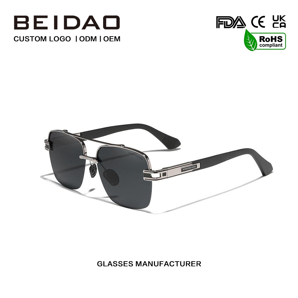 Kolorowe, polaryzacyjne okulary przeciwsłoneczne w kolorze kwadratowym